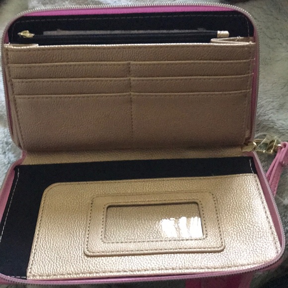 Bubblegum pink Betsey Johnson wristlet SOLD - Picture 4 of 7